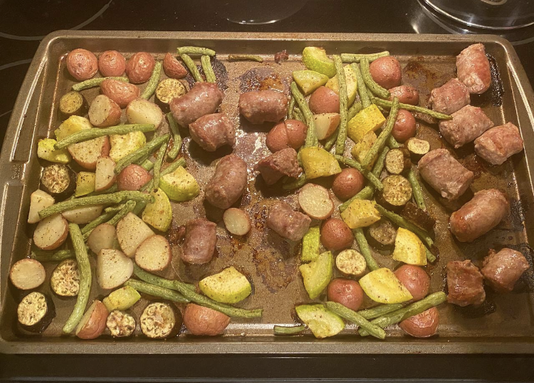 Member meals July 2023 Sheet pan lunch with sausage, potatoes, green beans and summer squash