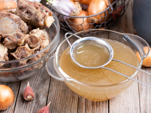 Read more about the article Making Bone Broth in the Woods + Easy Recipe to Make Your Own